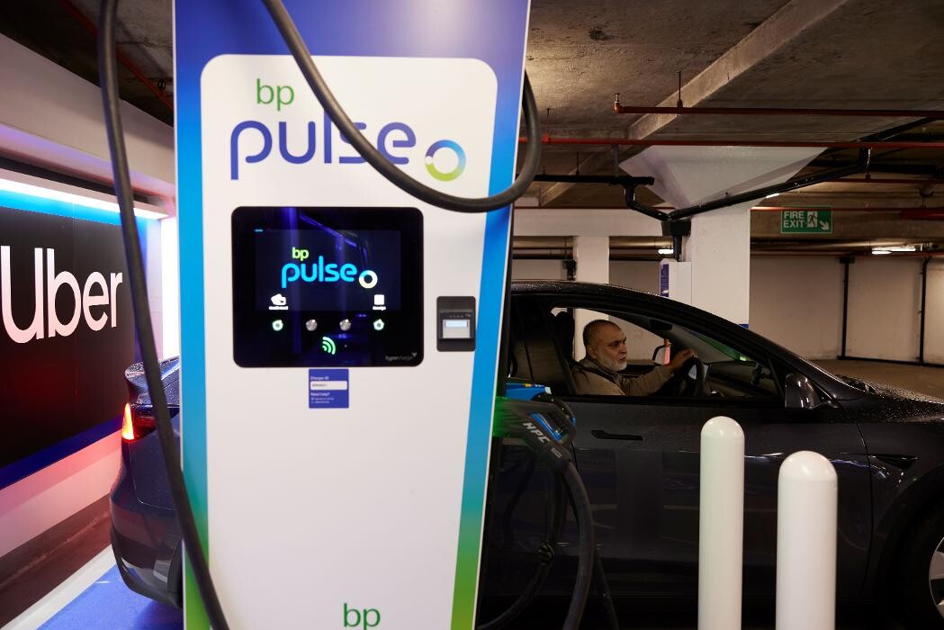 Images bp pulse Charging Station