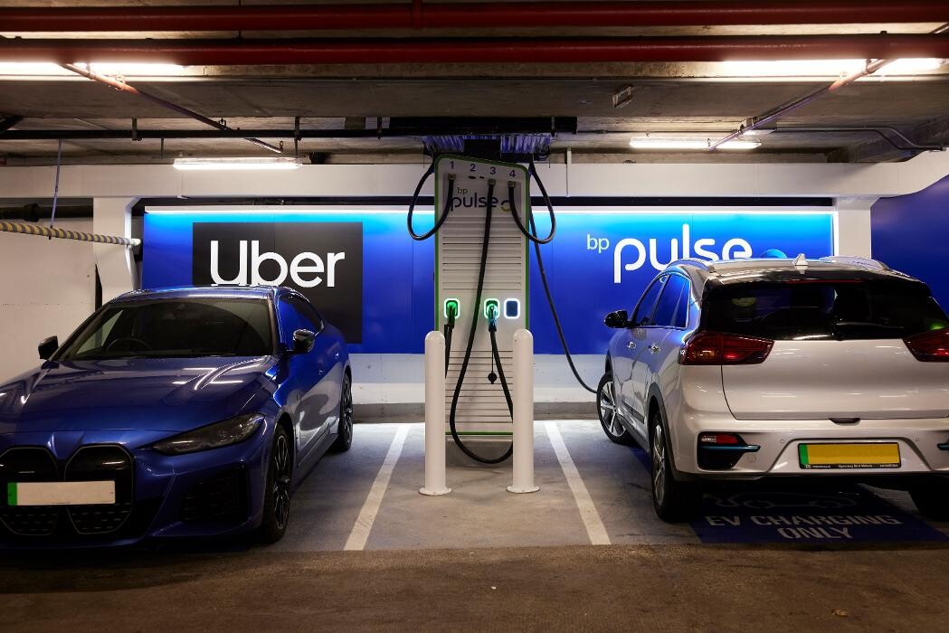 Images bp pulse Charging Station