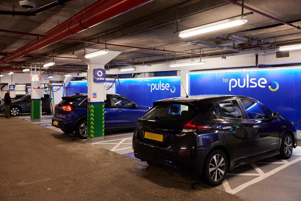 Images bp pulse Charging Station