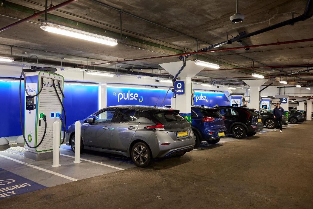 Images bp pulse Charging Station