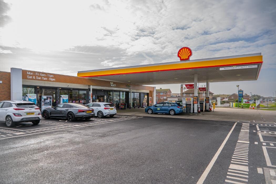 Images Shell Recharge Charging Station