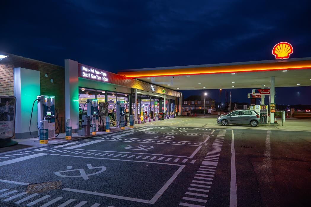 Images Shell Recharge Charging Station