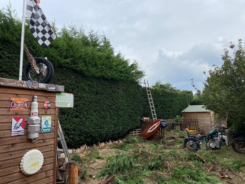 Images Hedges & Moor Services