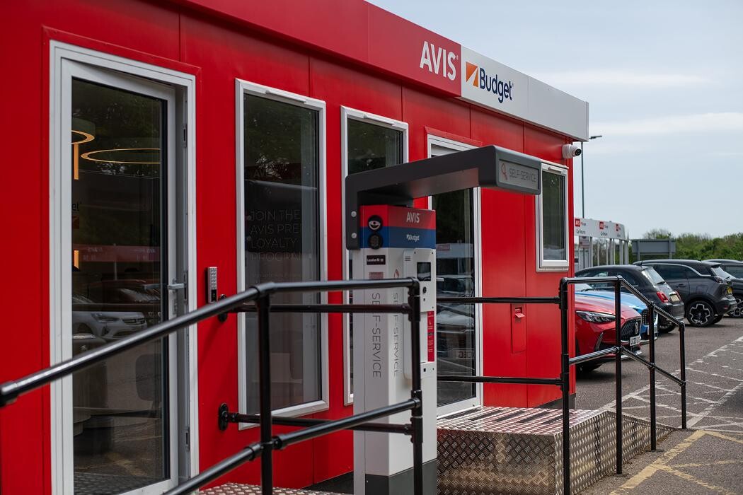 Images Avis Car Hire - East Midlands Airport