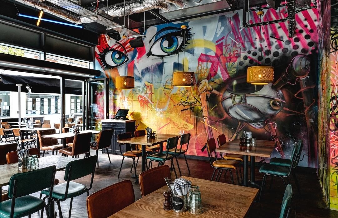 Images Gordon Ramsay Street Burger x Street Pizza - Woking