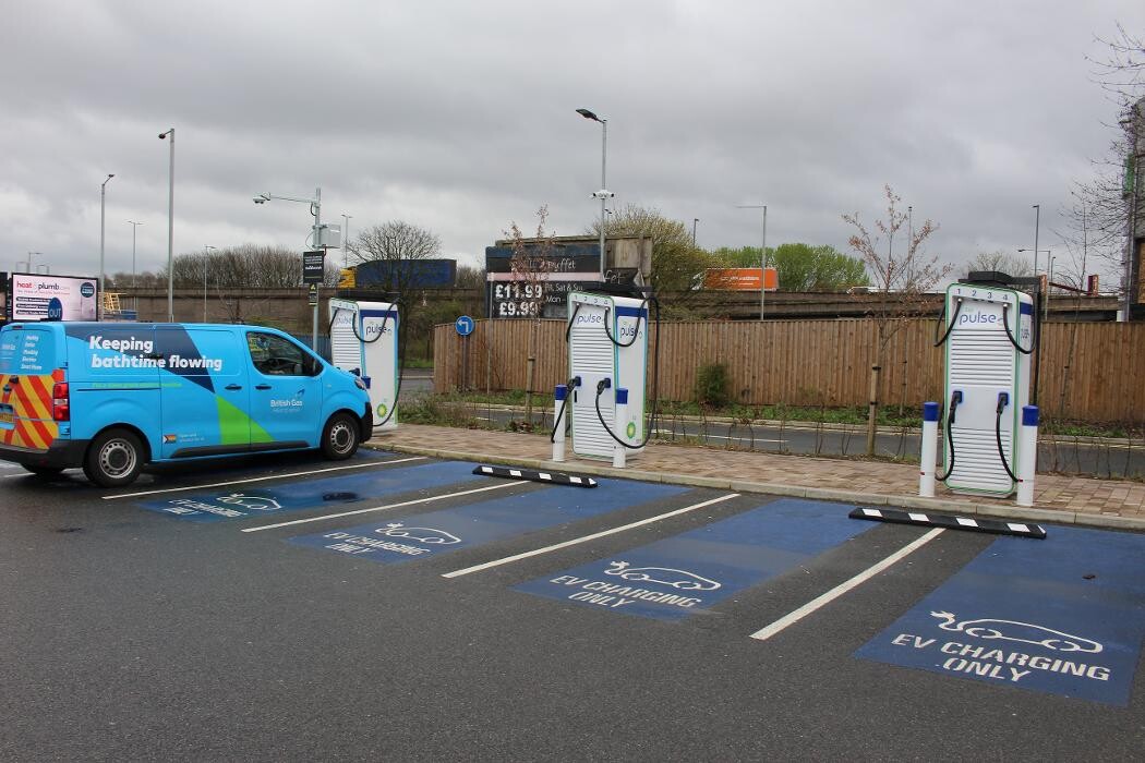 Images bp pulse Charging Station