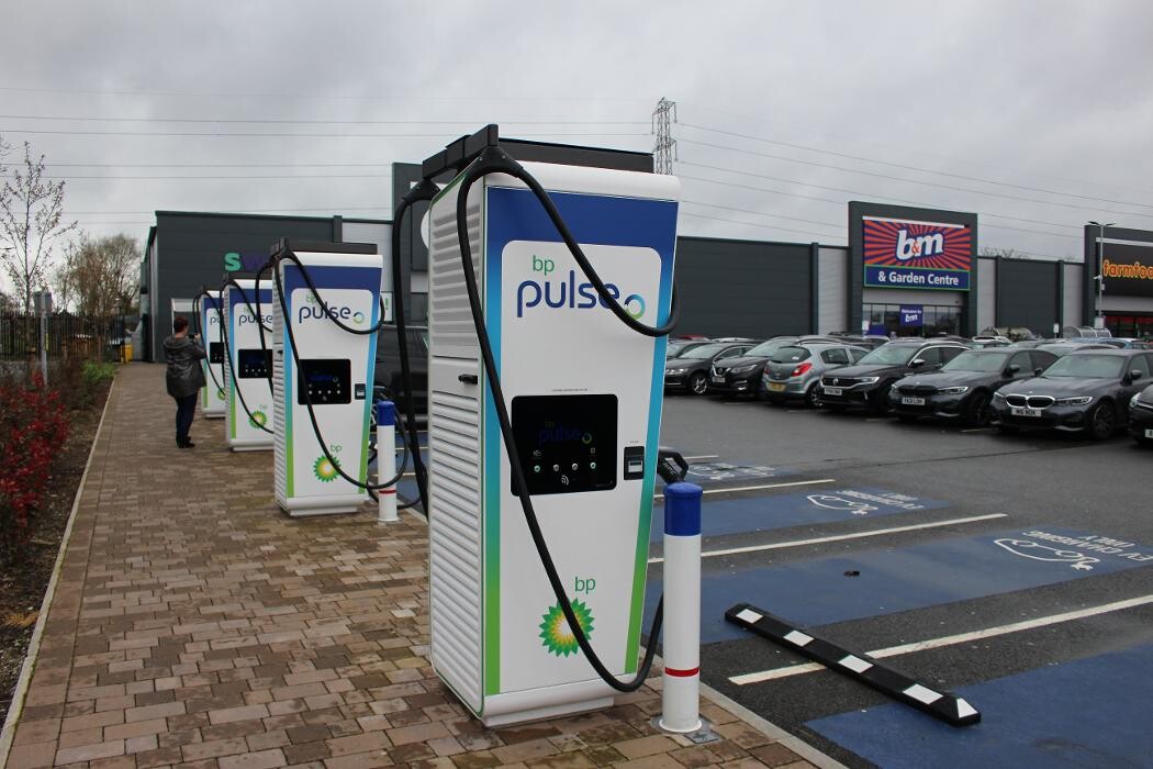 Images bp pulse Charging Station