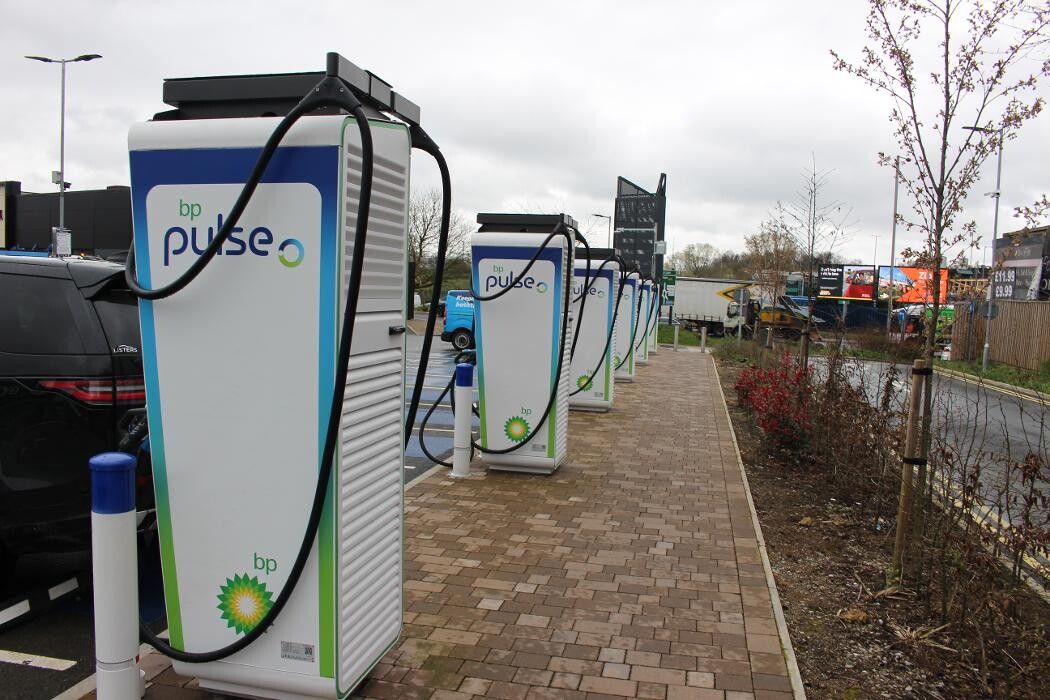 Images bp pulse Charging Station