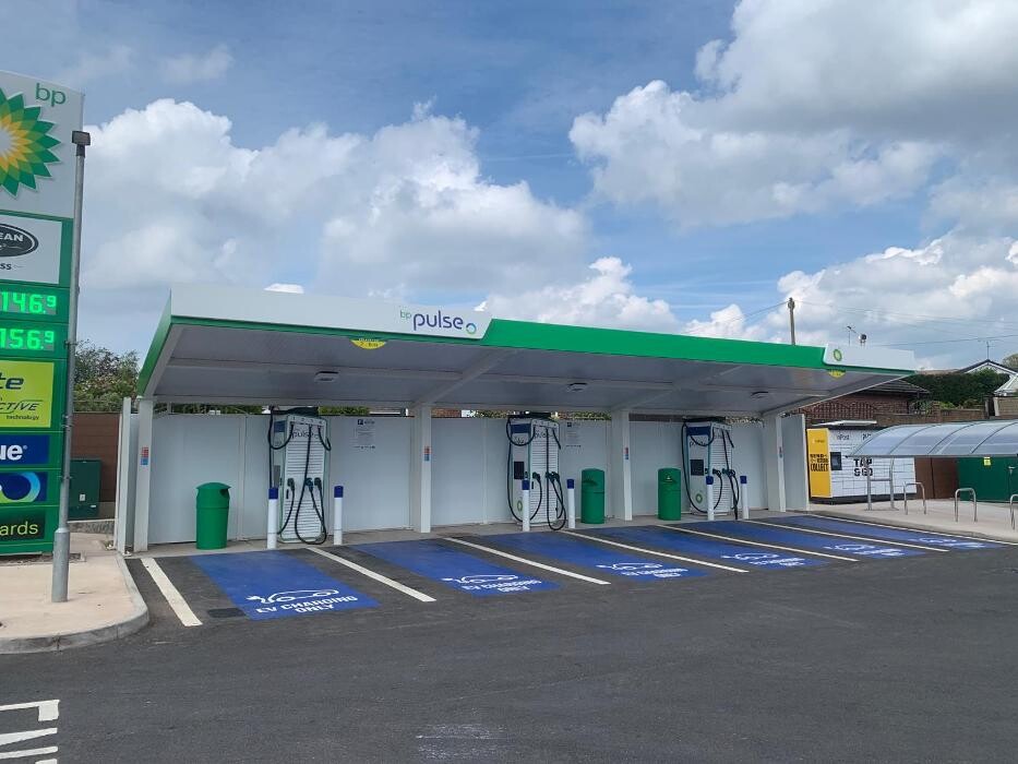 Images bp pulse Charging Station