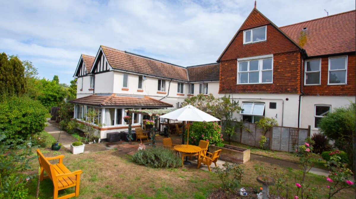 Images Broad Oak Manor Care Home - Bupa
