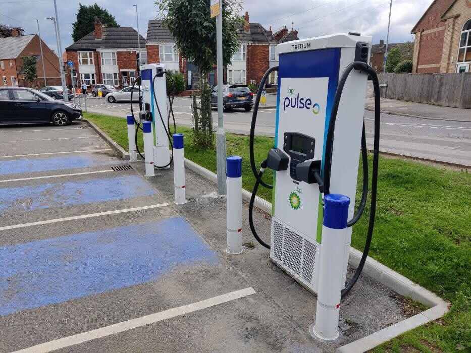 Images bp pulse Charging Station