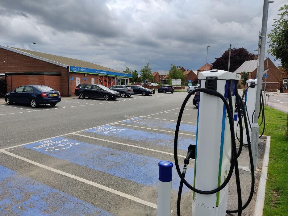 Images bp pulse Charging Station