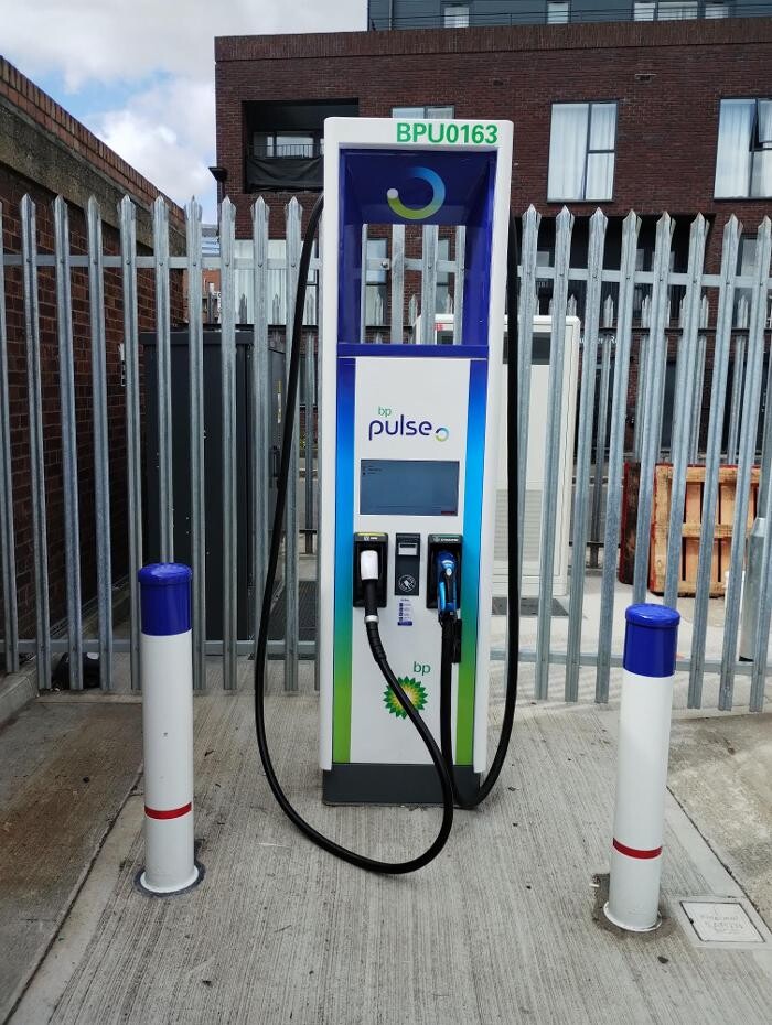 Images bp pulse Charging Station