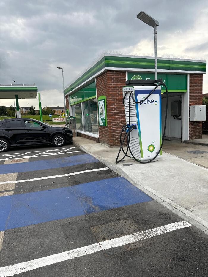 Images bp pulse Charging Station
