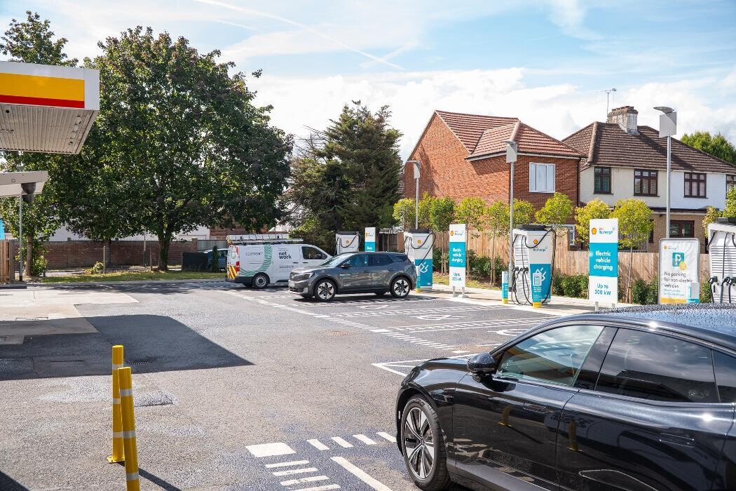 Images Shell Recharge Charging Station