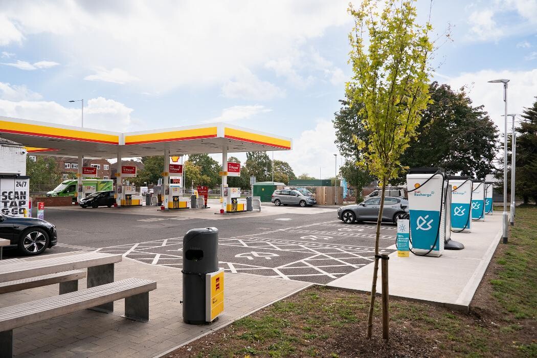Images Shell Recharge Charging Station