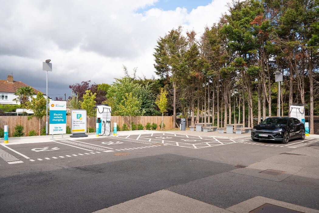 Images Shell Recharge Charging Station