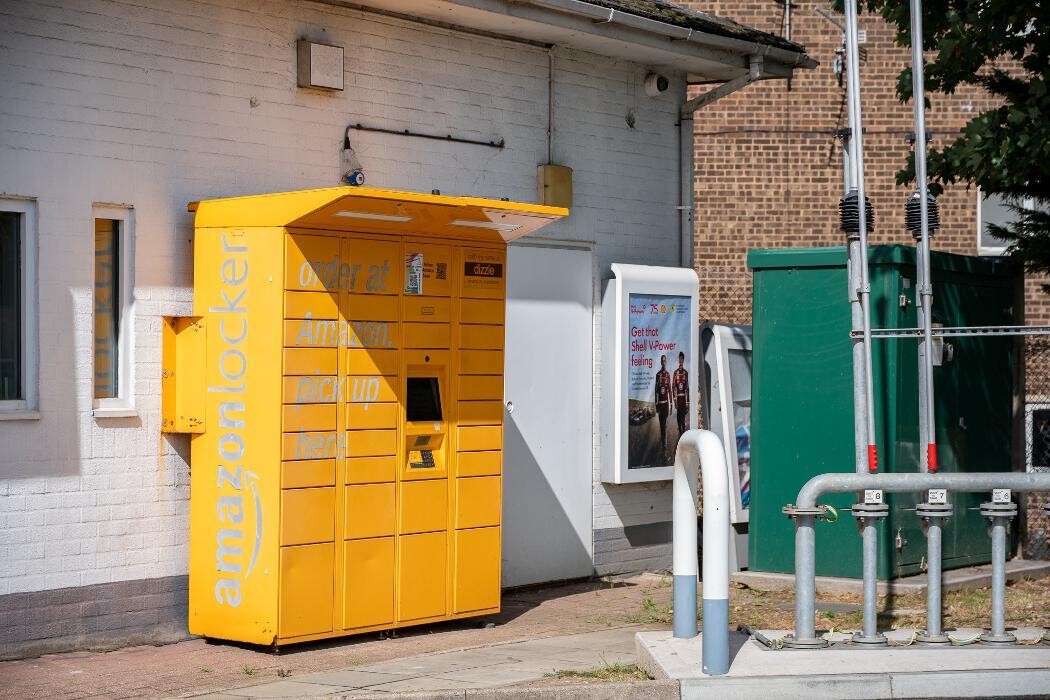 Images Shell Recharge Charging Station
