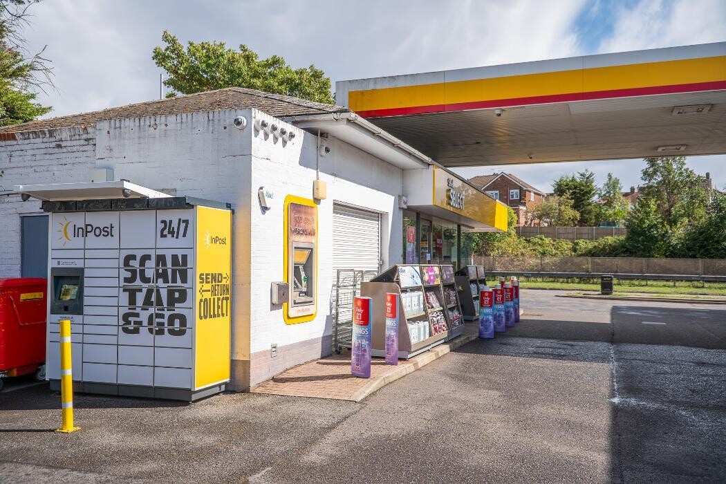 Images Shell Recharge Charging Station