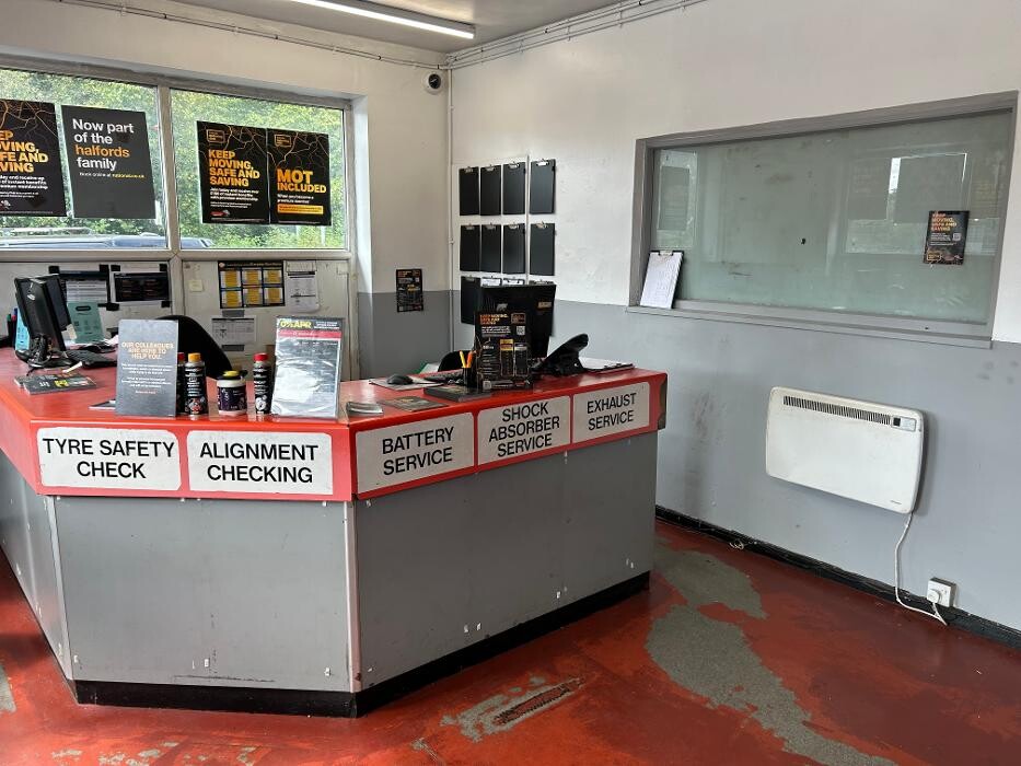 Images National Tyres and Autocare - a Halfords company