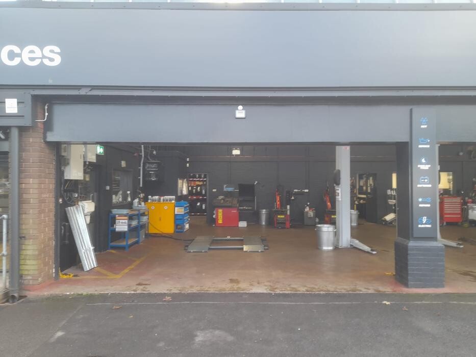 Images Halfords Garage Services Kidderminster