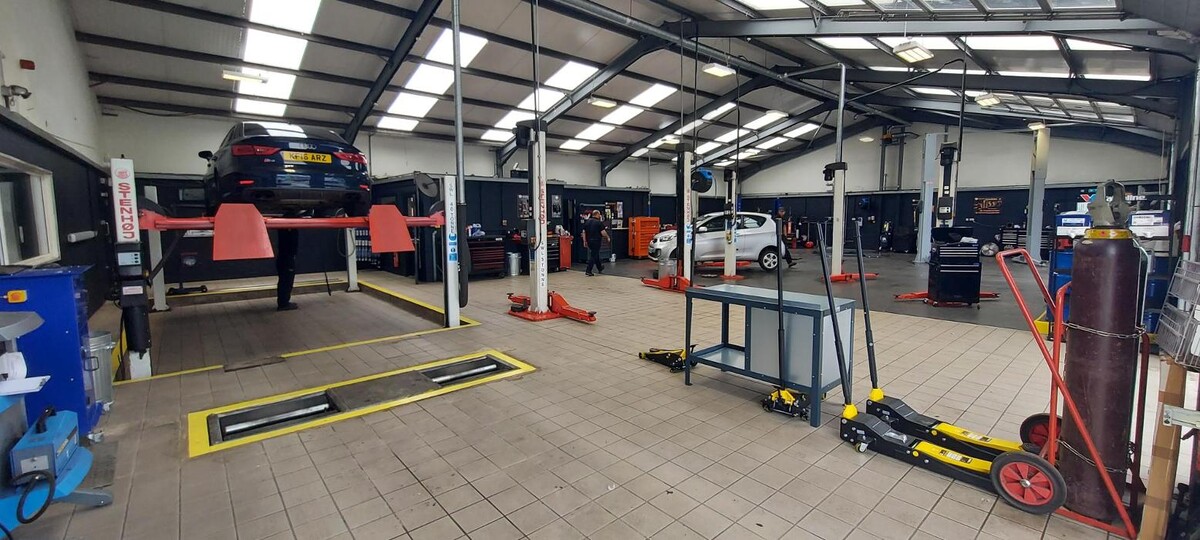 Images Halfords Garage Services Bridgwater (Wylds Road)