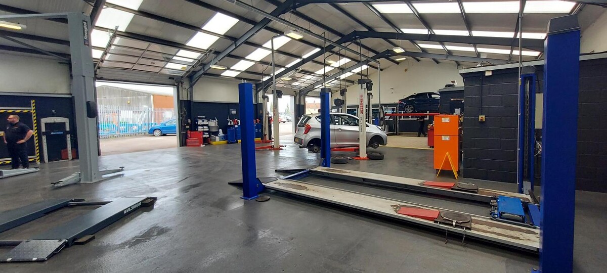 Images Halfords Garage Services Bridgwater (Wylds Road)