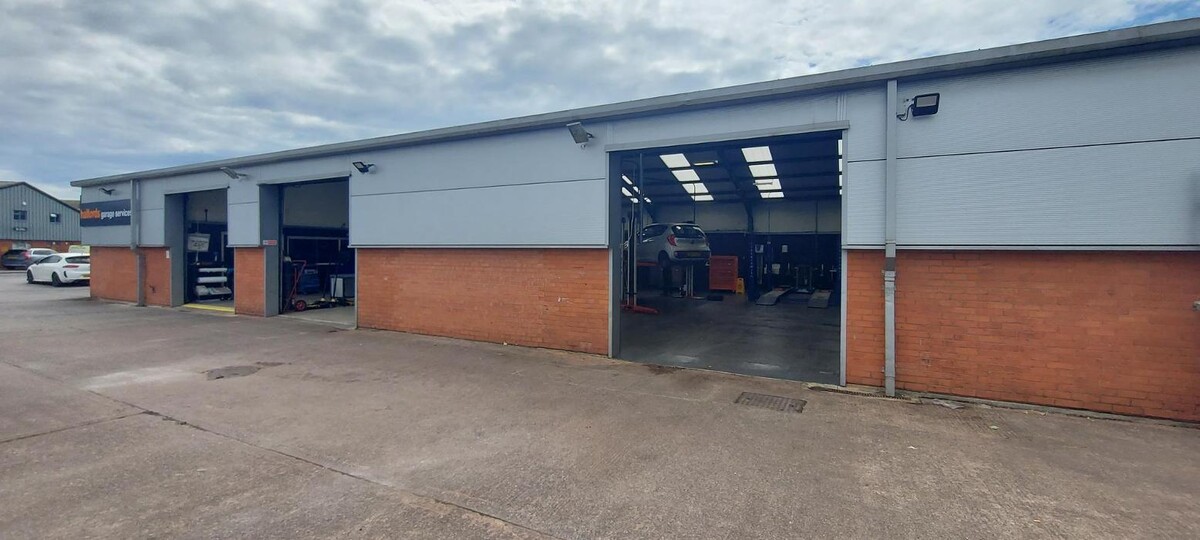 Images Halfords Garage Services Bridgwater (Wylds Road)