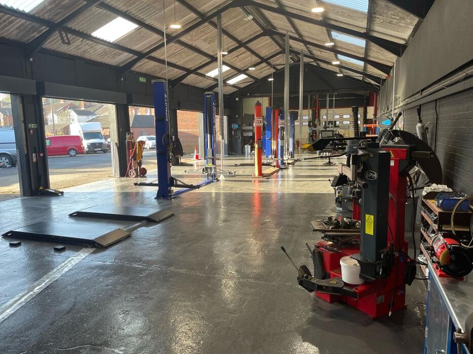 Images Halfords Garage Services Basingstoke