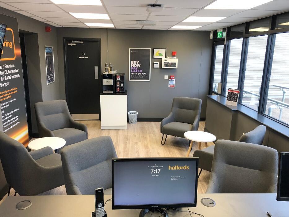 Images Halfords Garage Services Chelmsford