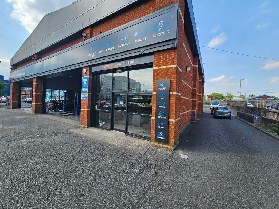 Images Halfords Garage Services Ashton-Under Lyne
