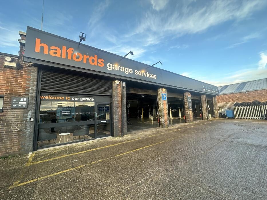 Images Halfords Garage Services Bletchley