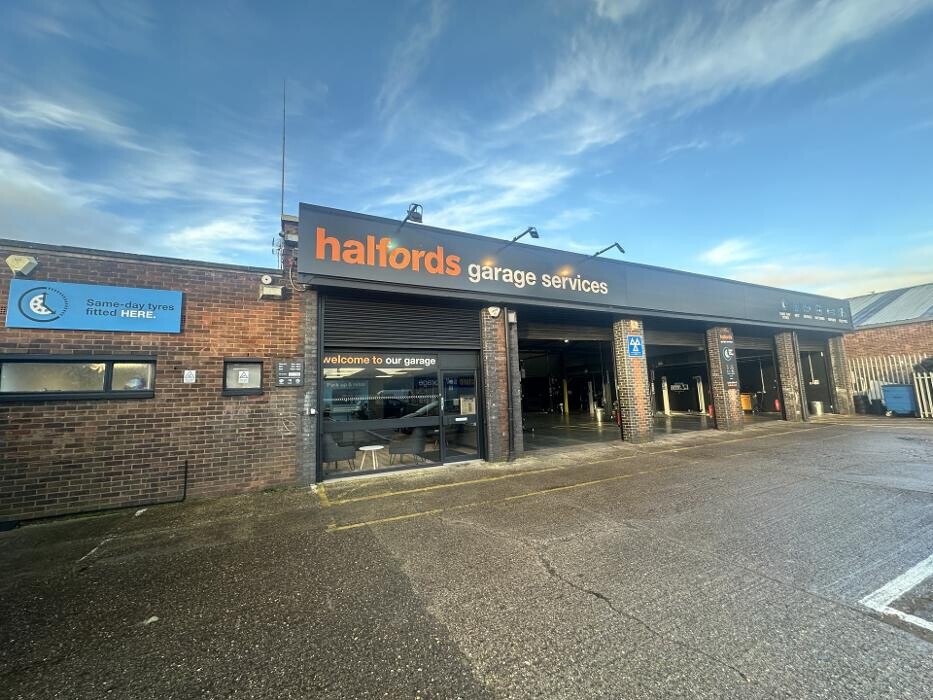 Images Halfords Garage Services Bletchley
