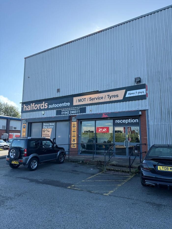 Images Halfords Autocentre Wigan