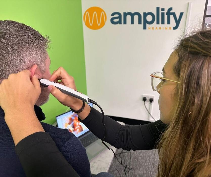 Images Amplify Hearing