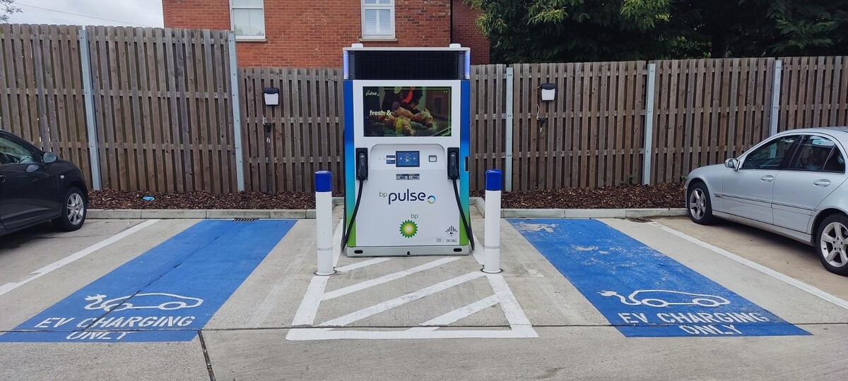Images bp pulse Charging Station