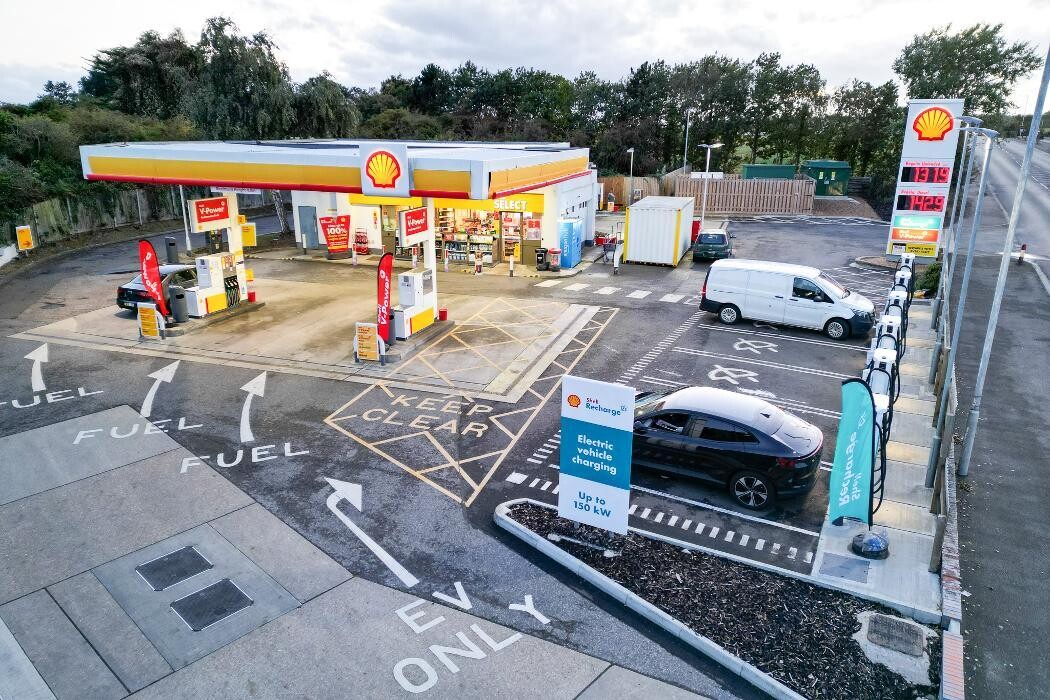 Images Shell Recharge Charging Station