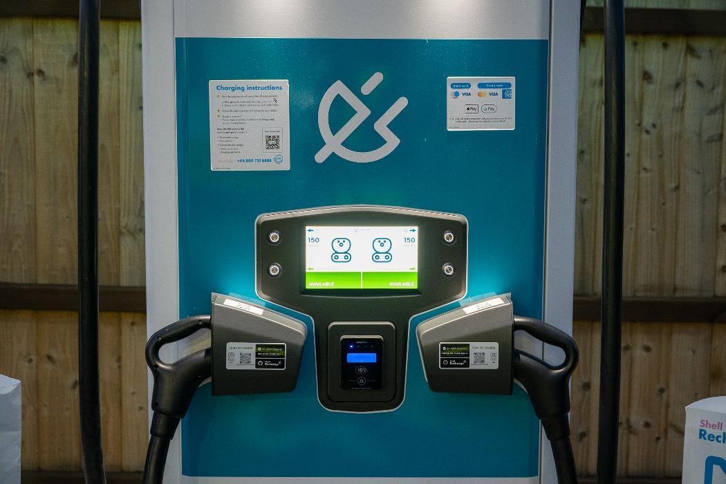 Images Shell Recharge Charging Station