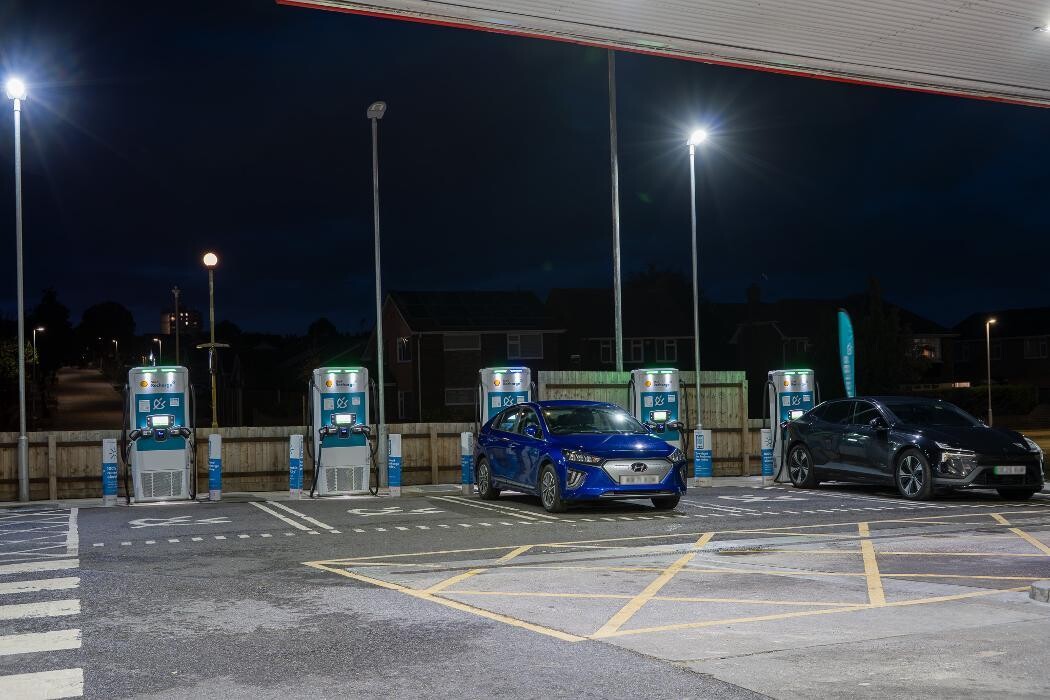 Images Shell Recharge Charging Station