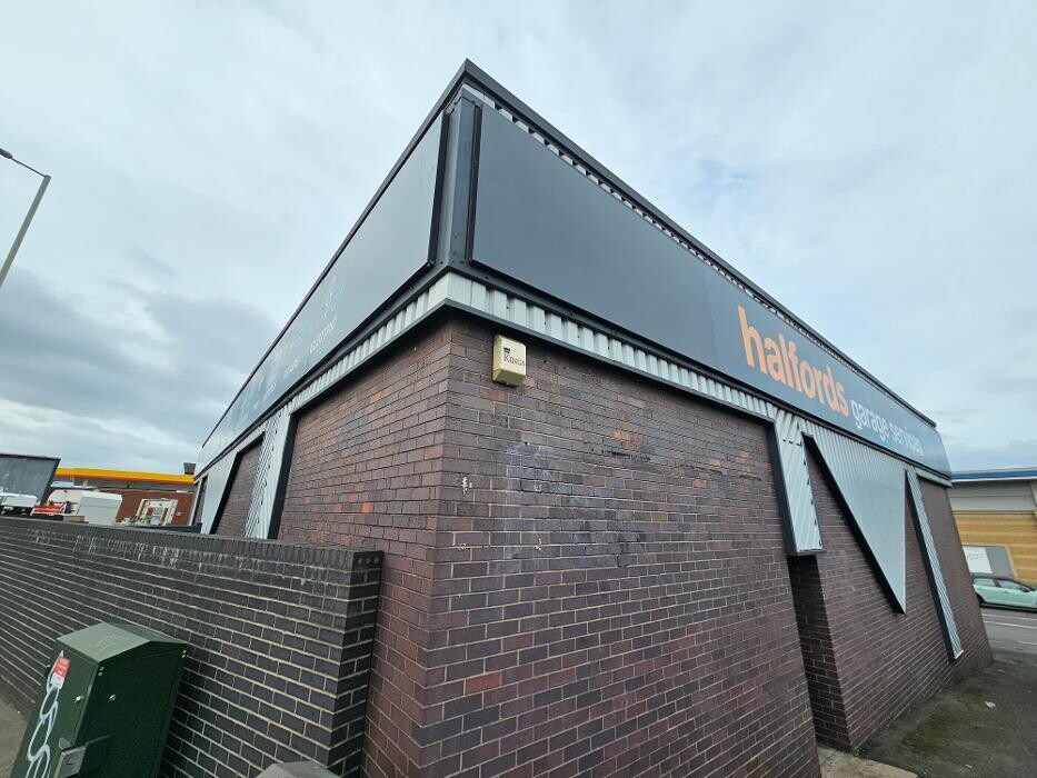 Images Halfords Garage Services Wolverhampton