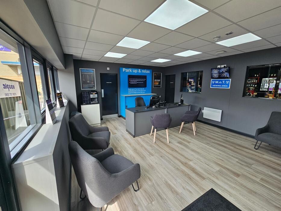 Images Halfords Garage Services Wolverhampton