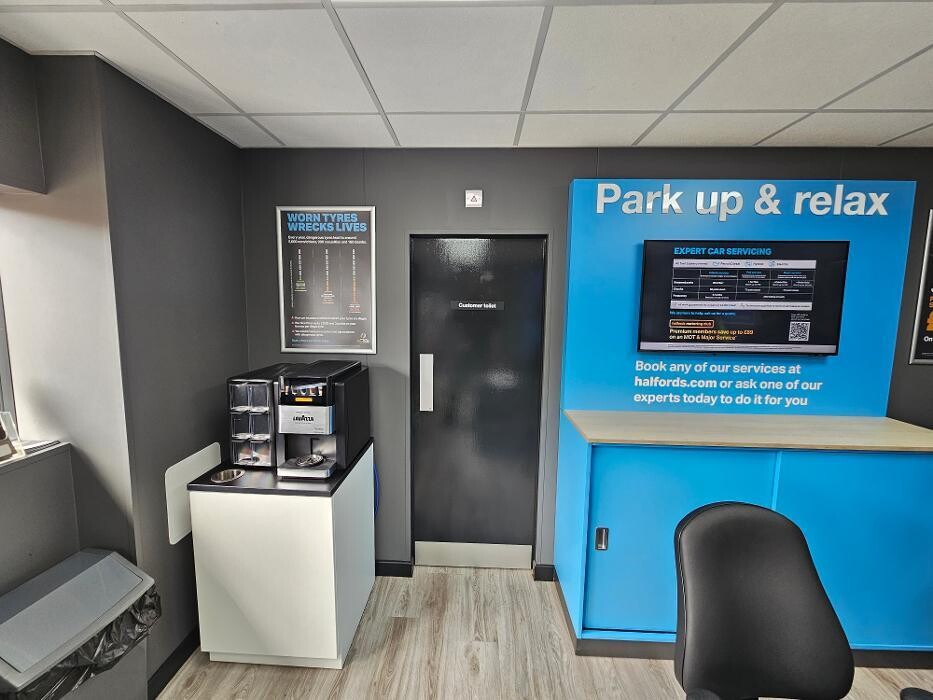 Images Halfords Garage Services Wolverhampton