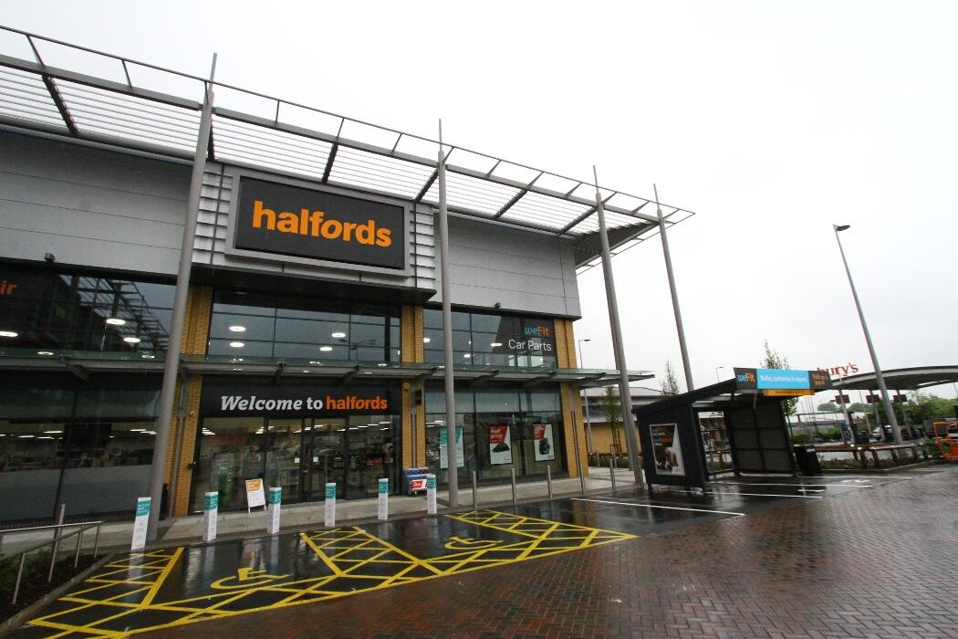 Images Halfords - Leamington Spa