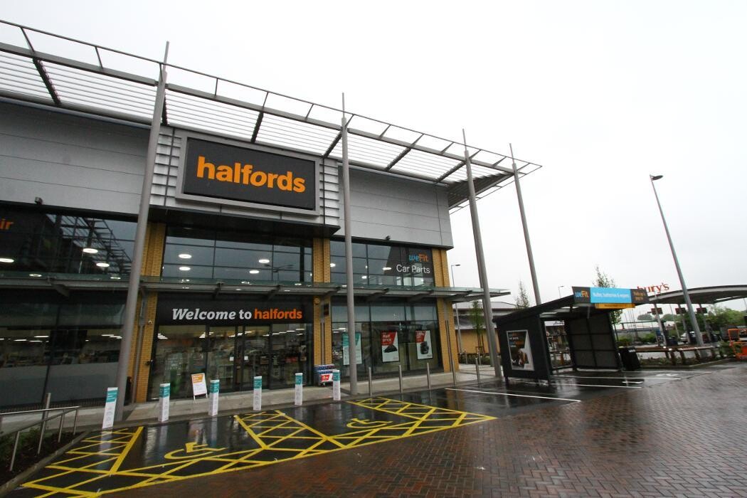 Images Halfords - Leamington Spa