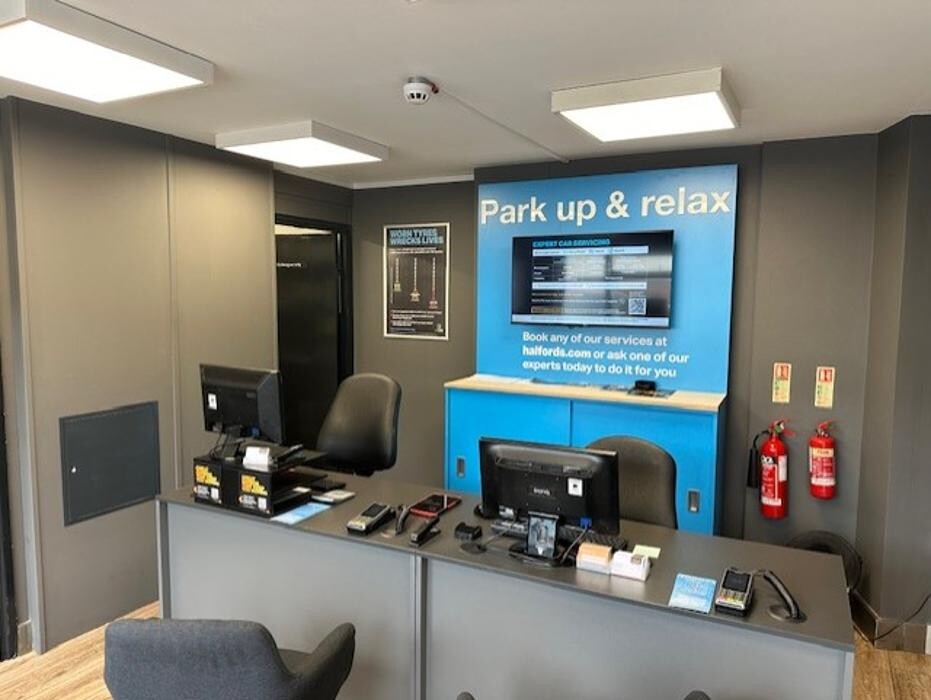 Images Halfords Garage Services Bridgwater