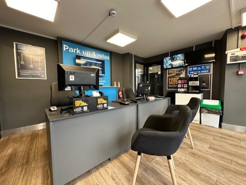 Images Halfords Garage Services Bridgwater