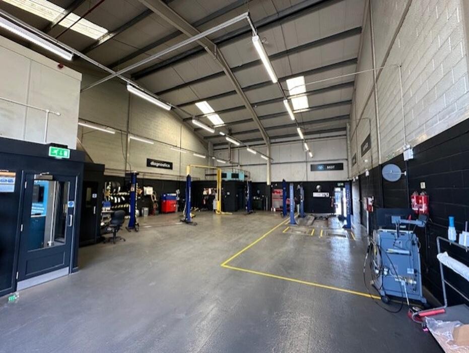 Images Halfords Garage Services Bridgwater