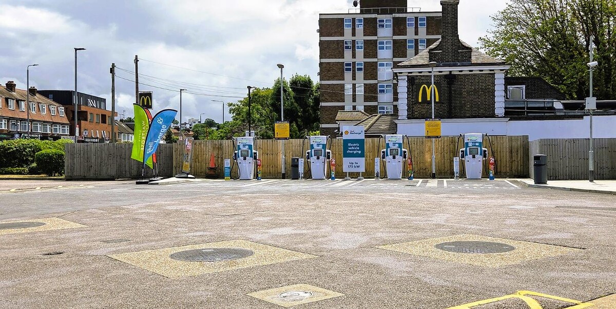 Images Shell Recharge Charging Station