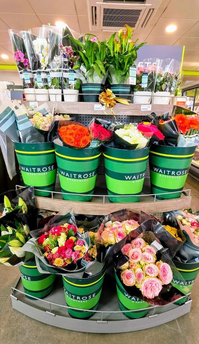 Images Shell Recharge Charging Station