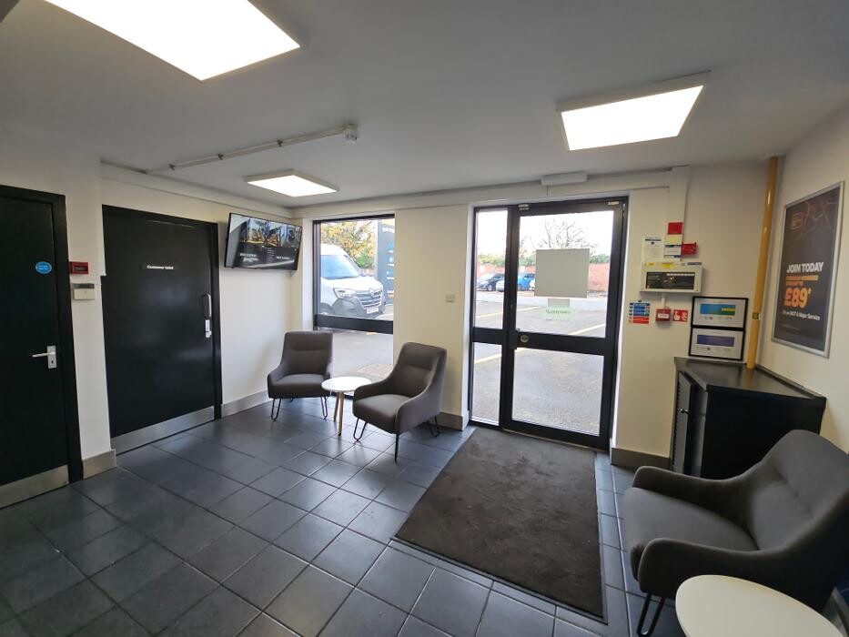 Images Halfords Garage Services Stockport